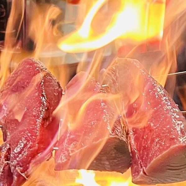 迫力大満点◎蜂ヤの藁焼きをご堪能ください♪