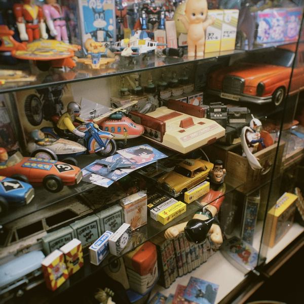 가게 안의 곳곳에, 옛날의 컬렉션이 많이! 들어가는 것만으로 즐거운 점내입니다.쇼와에 타임 슬립 한 그런 공간에서 술을 마시면 텐션은 최고조 ★ 한 번 와 주시면 알 수있는 ○ 호랑이의 이상한 매력입니다 ★