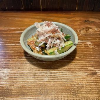 きゅうりのタタキ 梅肉和え