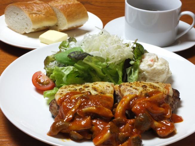 Mon-Fri limited lunch starts at 800 yen.Relax the popular menu ... ♪