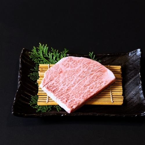 80g thick-sliced Japanese Black beef sirloin (salt or sauce)