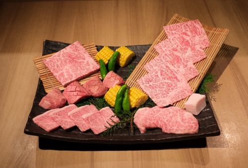 【특상 가격 충성】
연말 연시의 특별한 모임에!
특별한 모듬을 준비했습니다.

특선 사로인 등 고급 고기를
조금씩 모듬했습니다.
입안에서 녹는 특선 와규의 맛을 즐겨 주세요.

4인분 모리 11,290엔(좋은 고기)

#와코유키 #이바라키 야키니쿠 #야키니쿠 저녁