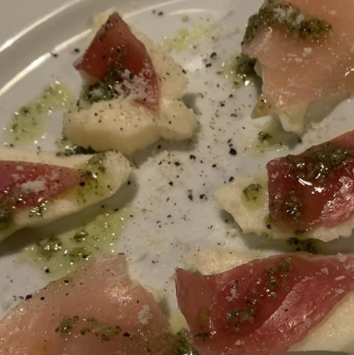 Prosciutto and Mozzarella Caprese