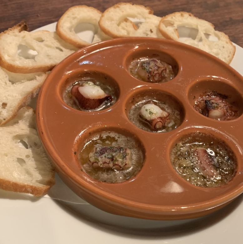 タンドリーチキンとクリームチーズのブリトー/真タコのエスカルゴバター焼き
