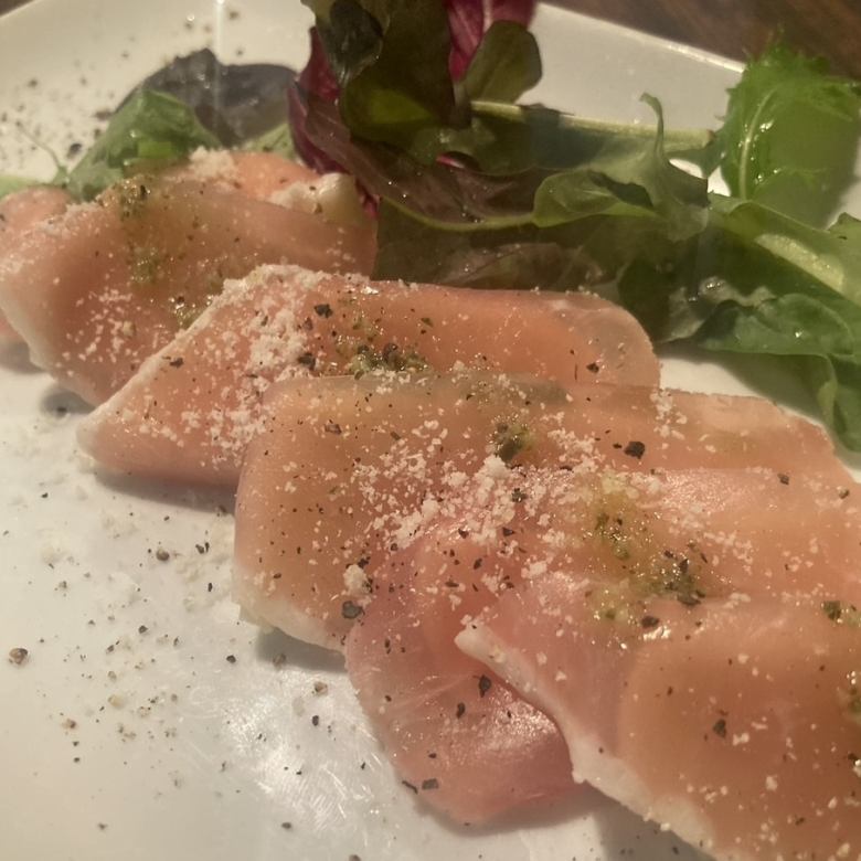 生ハムとモッツァレラのカプレーゼ仕立て