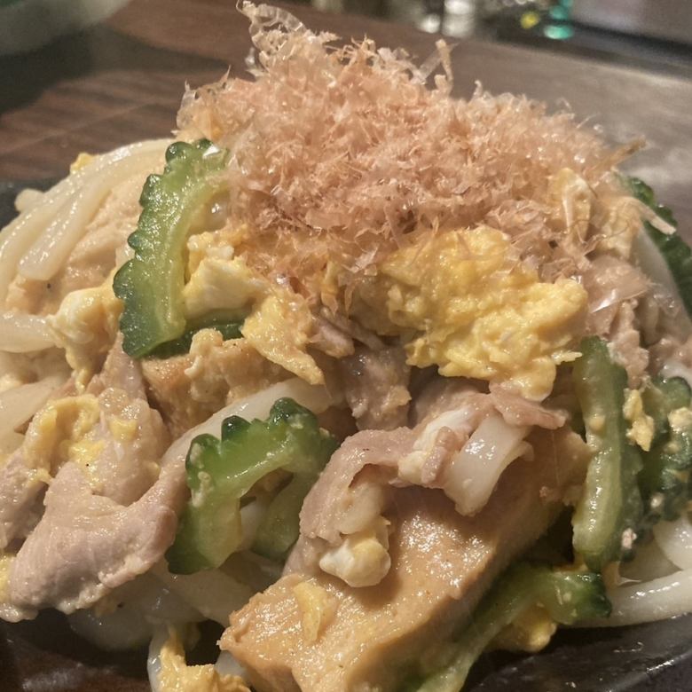 豚バラとゴーヤのチャンプルうどん