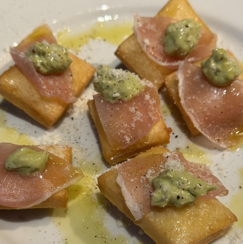 生ハムニョッコフリット アボカドクリーム