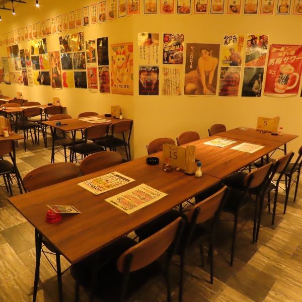 【宴会にも】大人数はもちろんですが、2名席もあり仕事帰りのサクのみにぴったりです！少人数でのサク飲みはもちろん、学生、サークル、会社宴会等の大型宴会などご相談によってさまざまな飲み会にぴったりな宴会場になります！