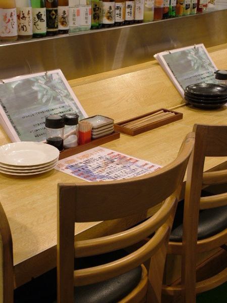 At the counter, you are welcome to eat only.The distance to the clerk is close, so even if you are alone, please do not miss it ♪ All seats can be smoked
