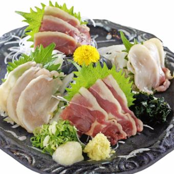 鹿児島料理代表格！「地鶏刺し、もも炭火焼、さつま揚げ」3品セット！