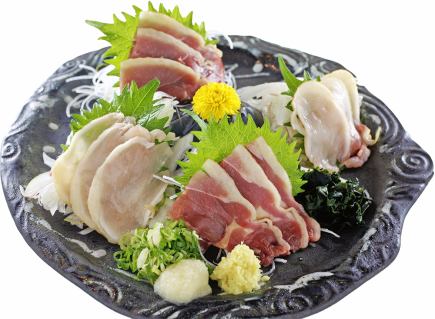鹿児島料理代表格！「地鶏刺し、もも炭火焼、さつま揚げ」3品セット！