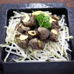 薩摩の地鶏もも炭火焼