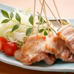 Thick-cut pork belly grilled with salt