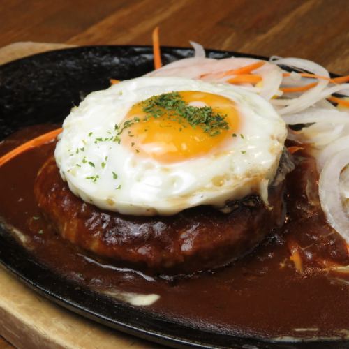 こだわりの手ごねハンバーグ、『共和国オリジナルバーグ』をどうぞ♪