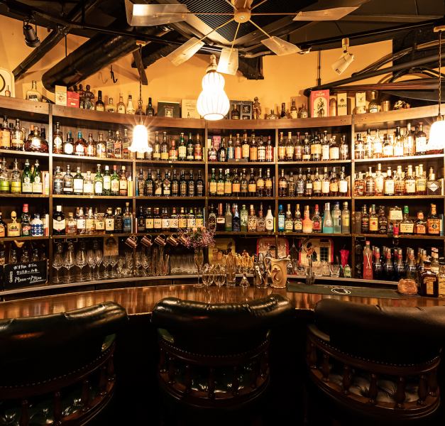 圧巻のお酒と本格的なお料理でご注文に迷ったら、お気軽にスタッフまでお声掛け下さい♪お客様のお好みや気分に合わせたお酒とお料理をご案内致します。心地いいスタッフの接客が人気の秘訣♪