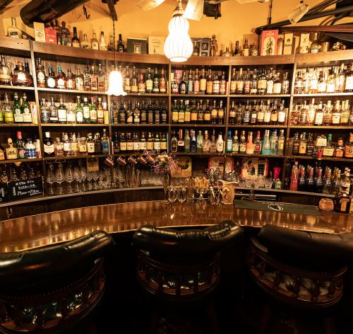 会話もお酒も弾むカウンター席♪最高の一杯を…