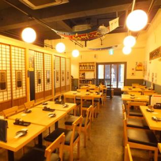 The restaurant boasts a calming atmosphere with a warm, woody ambiance and spacious table arrangements. It can accommodate up to 54 people for private events, making it perfect for company banquets, social gatherings, celebrations, and various other parties!