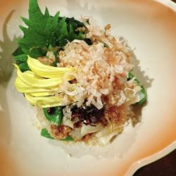 天然ブリと花びら茸とスナップエンドウのおかか和え