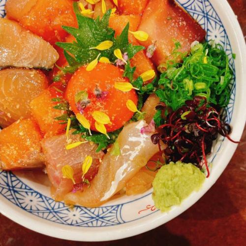 海鮮ユッケ飯