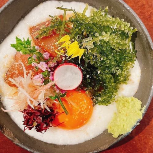生マグロと海ぶどうとろろ山かけ
