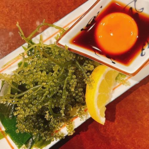 旬もの◎海ぶどう卵黄ポン酢