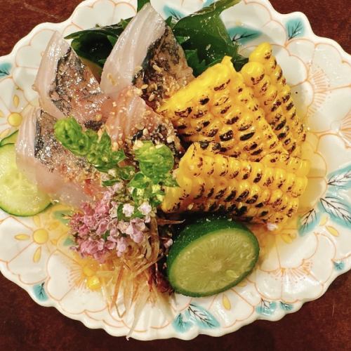 生鯵と焼きトウモロコシの三杯酢和え