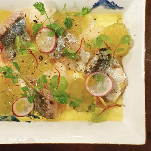炙り秋刀魚とシャインマスカットのカルパッチョ