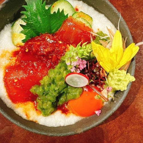 生マグロキムチとめかぶとろろ山かけ