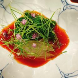 生白魚と旬菜の卵黄醤油和え