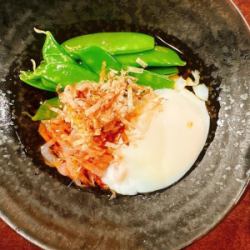 桜海老と絹さや温玉おひたし