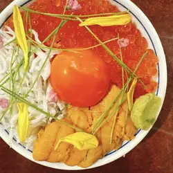 ウニとイクラの特撰玉子かけ飯