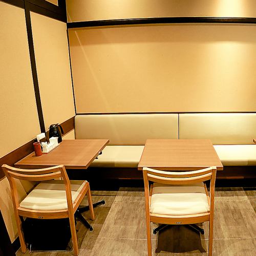 様々なシーンに合わせたテーブル席