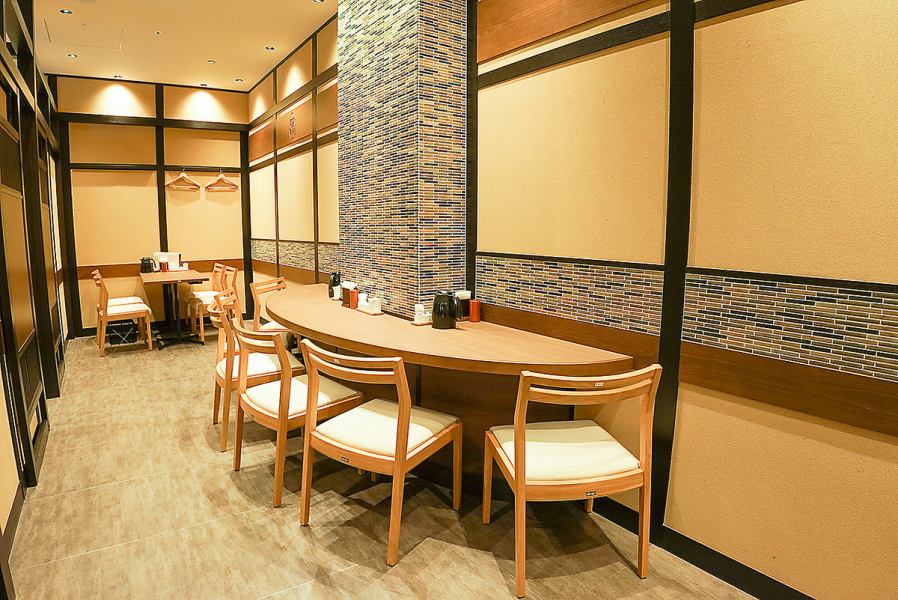 愉しいカウンターもあります☆デートやお友達ともワイワイ楽しめます☆カウンター限定クーポンもあります☆