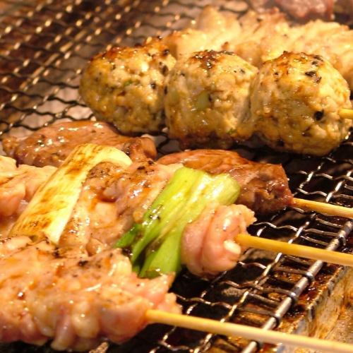 備長炭でじっくり焼いた極上の焼き鳥をリーズナブルに♪