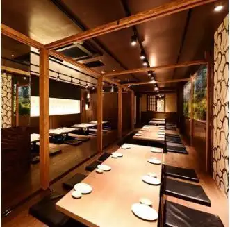 団体様にも対応、貸し切りも承ります★会社宴会やプライベートの飲み会にもぜひ♪※画像は系列店です。#誕生日 #女子会 #居酒屋 #京都 #京都駅 #海鮮 #焼き鳥 #個室 #飲み放題