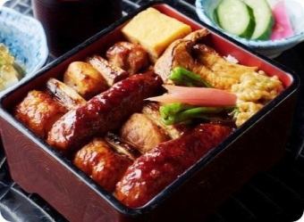《华丽的博多地鸡烤肉和10种Matoniya特制前菜》附饮料1杯3000日元→2500日元