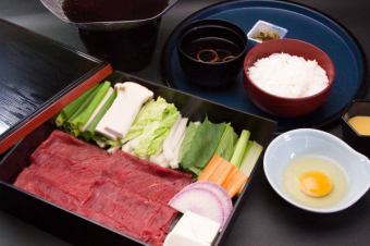 《Sukiyaki hot pot with cherry meat and 10 kinds of Matoniya special appetizers》 Dinner with one drink 3000 yen → 2500 yen