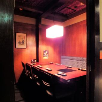 [Table private room] Seats in a private table room that can accommodate up to 8 people.