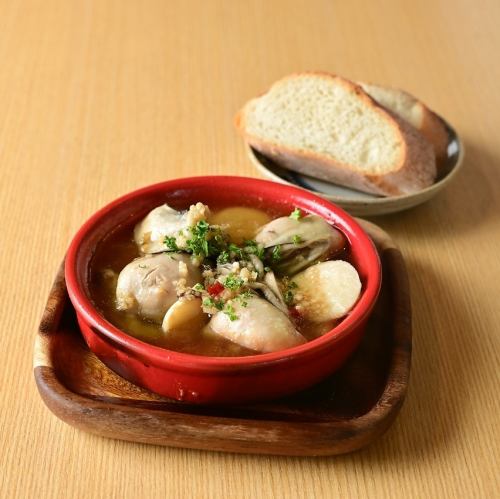 牡蠣と今帰仁エリンギのアヒージョ