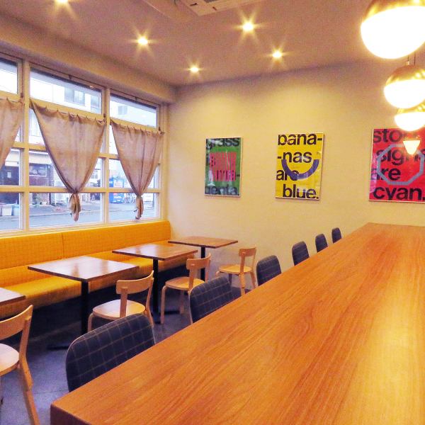 【各種お祝い事に♪】当店はお洒落で落ち着いた雰囲気のイタリア料理店です。カップルやお一人様も気軽にご利用いただけるカウンター席をご用意しております。素敵な夜を当店で過ごしてみるのはいかがでしょうか。サプライズ対応も承っておりますのでお気軽にご相談ください。