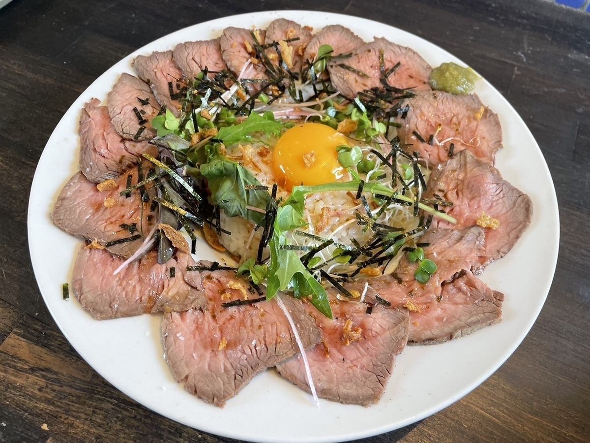 大人気のローストビーフ丼◎