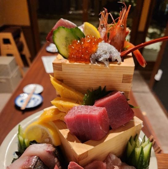 Cheers at a popular sushi bar where you can casually enjoy sushi!