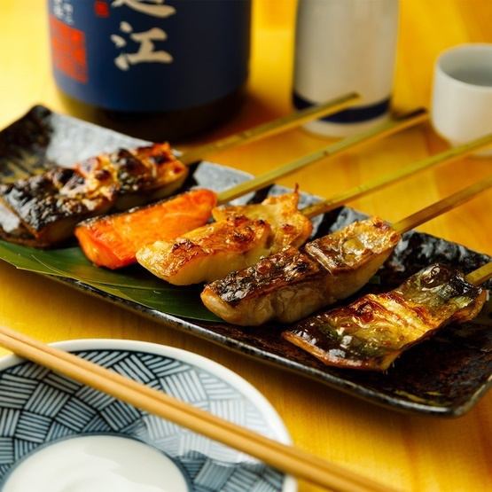Fish skewers are skewered, so you can easily pick them up like yakitori and eat a variety of different things little by little.