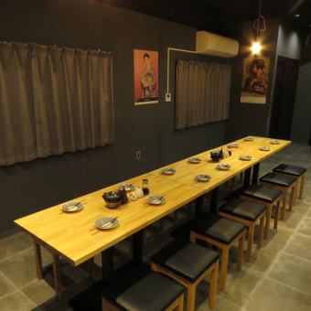 There is a banquet hall on the second floor that can accommodate 10 to 40 people.It will be a completely private room.