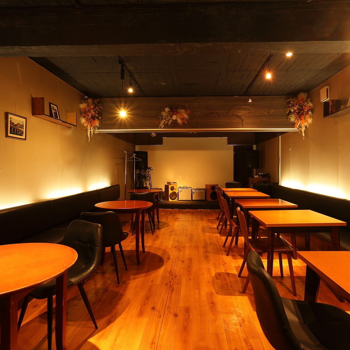 アットホームな雰囲気で当店自慢の料理をお楽しみください。