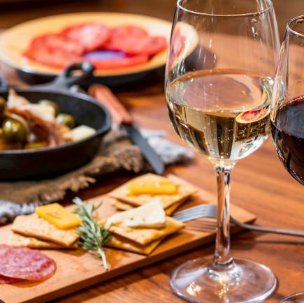 スタンダードコース!!　おすすめのお料理満載、ナチュラルワインも飲み放題付き。