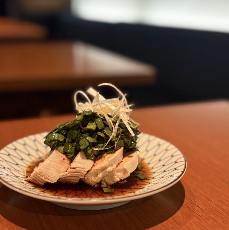 カジュアルなデザインとスパイス創作料理＆パスタ