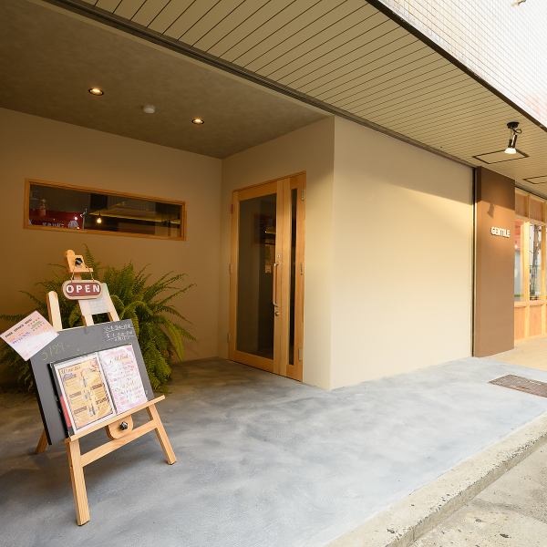 南海本線堺駅南出口より徒歩約3分と駅チカ！駅を降りてすぐの場所にGENTILEはございます！夜遅くまで営業しております♪ワインとイタリアンを楽しみたい女性には最適なお店になっております！ご来店お待ちしております♪