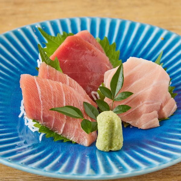 【直送鮮魚】その日の仕入れ状況により新鮮なものをご提供致します。鮮魚の盛り合わせは人気メニュー！