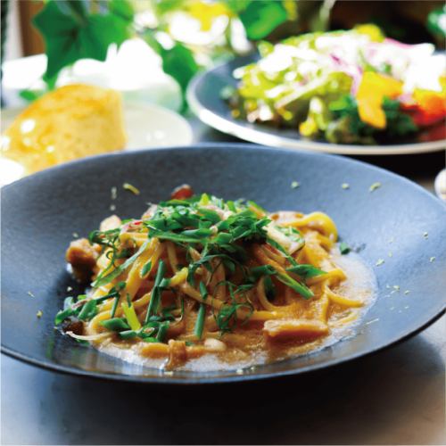 [Monthly Pasta] "Japanese Herb Pasta with Plenty of Mushrooms and Grated Yam"